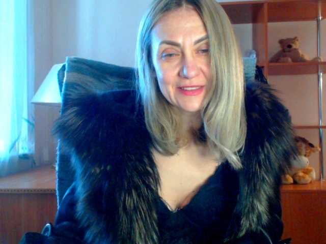 Tanya6547 — hi boys) watch the camera with comments 50 tokens)