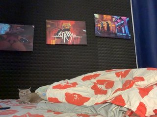 StrawberryGirl- Porn Show