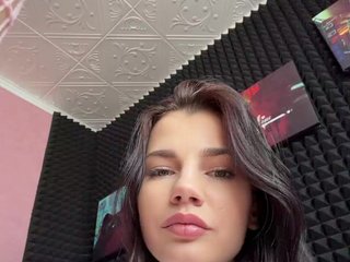 StrawberryGirl- Porn Show