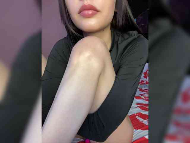 StrawberryGirl webcam