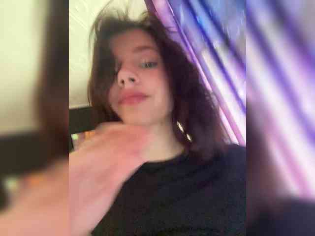 StrawberryGirl webcam