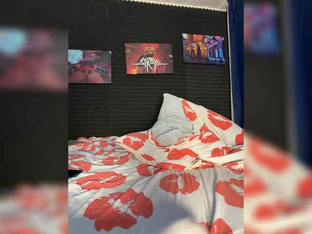 StrawberryGirl- webcam