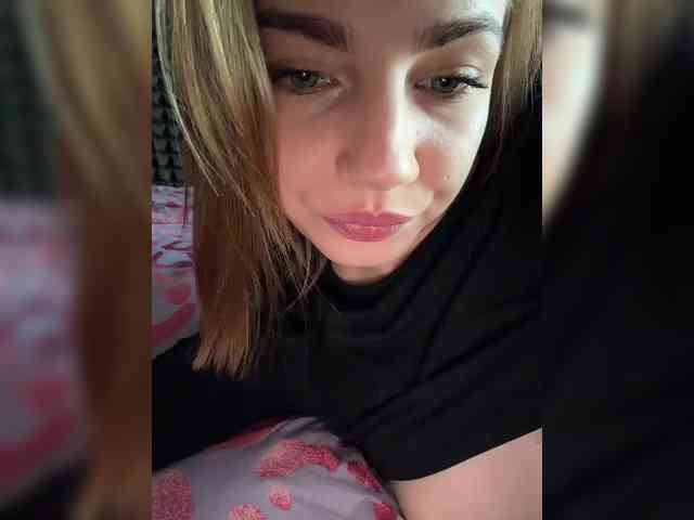 StrawberryGirl webcam