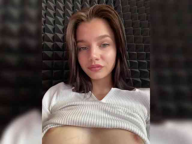StrawberryGirl webcam