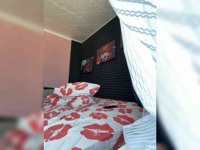 StrawberryGirl- webcam