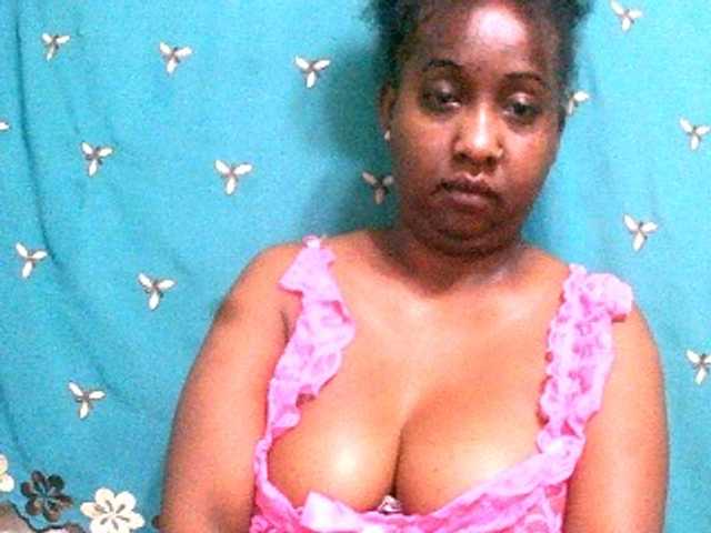 Sylivinaahh's BongaCams show and profile