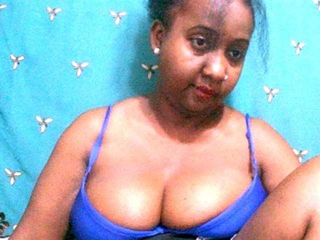 Sylivinaahh's BongaCams show and profile