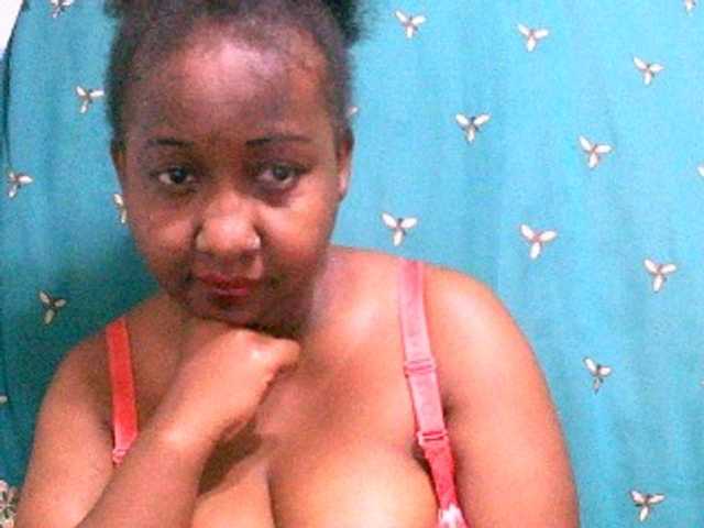 Sylivinaahh's BongaCams show and profile