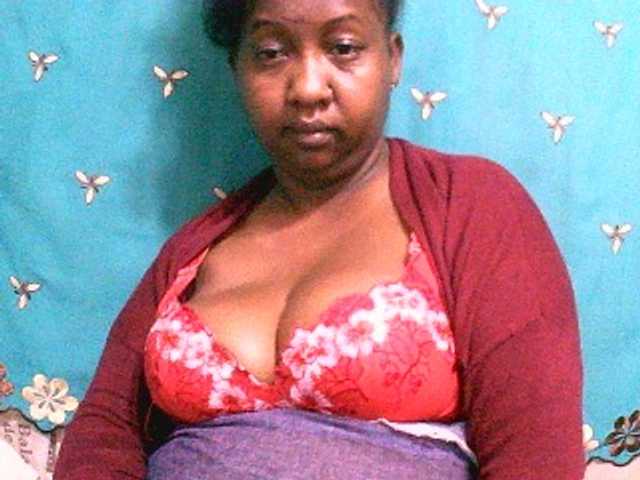 Sylivinaahh's BongaCams show and profile