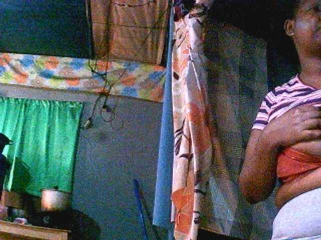 Sylivinaahh's BongaCams show and profile