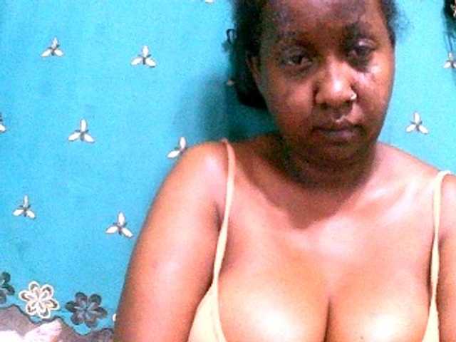 Sylivinaahh's BongaCams show and profile