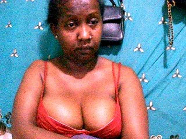 Sylivinaahh's BongaCams show and profile