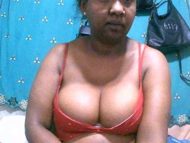 Sylivinaahh's BongaCams show and profile