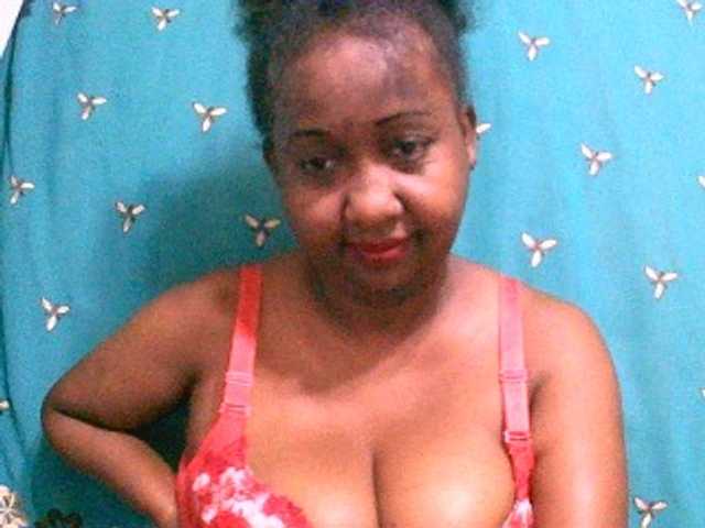 Sylivinaahh's BongaCams show and profile