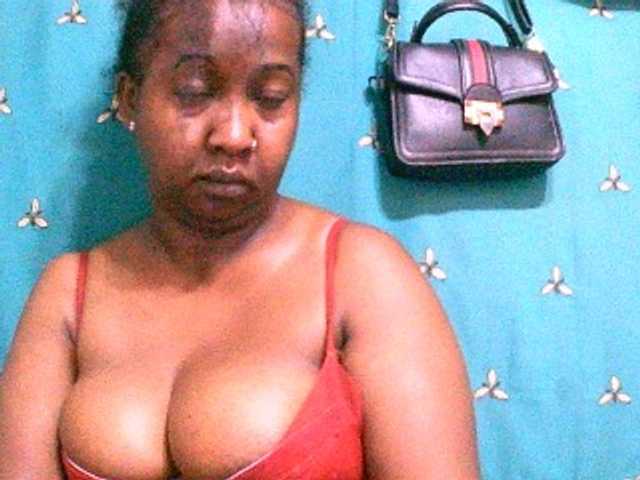 Sylivinaahh's BongaCams show and profile