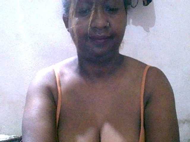 Sylivinaahh webcam bongacams model stream image