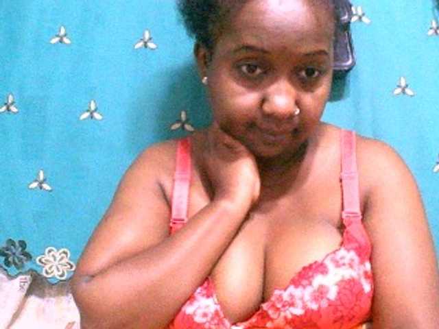 Sylivinaahh's BongaCams show and profile