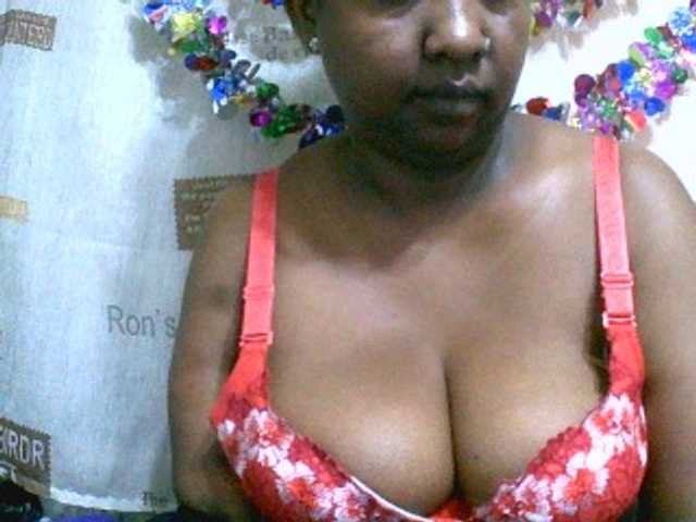 Sylivinaahh's BongaCams show and profile