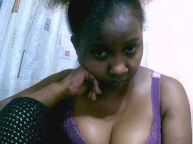 Sylivinaahh's BongaCams show and profile