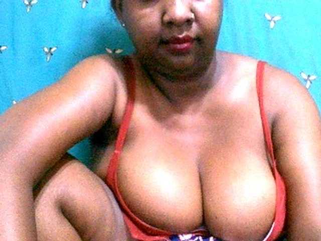 Sylivinaahh's BongaCams show and profile