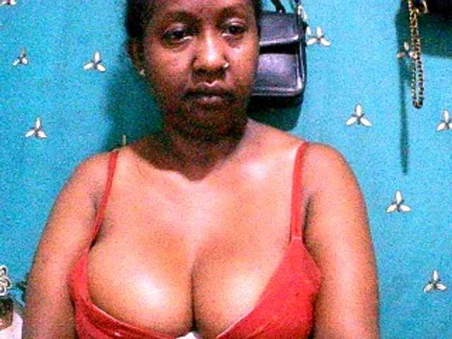 Sylivinaahh's BongaCams show and profile