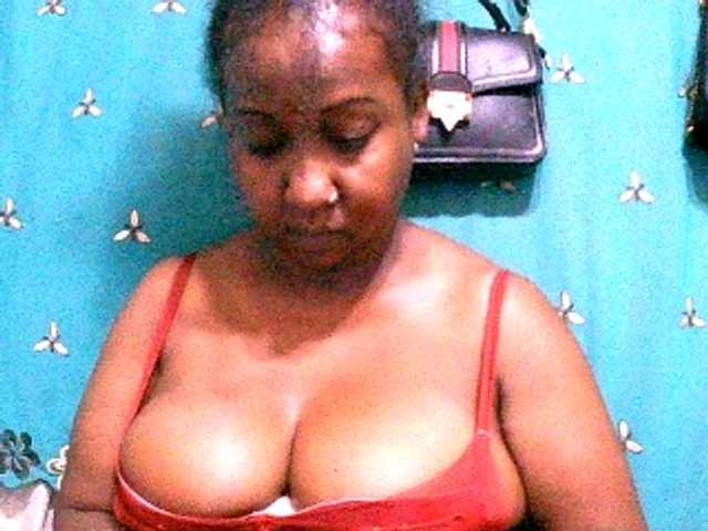 Sylivinaahh's BongaCams show and profile