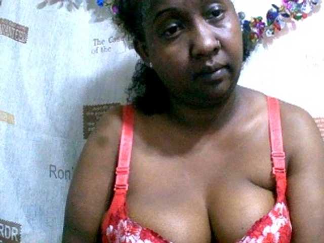 Sylivinaahh's BongaCams show and profile