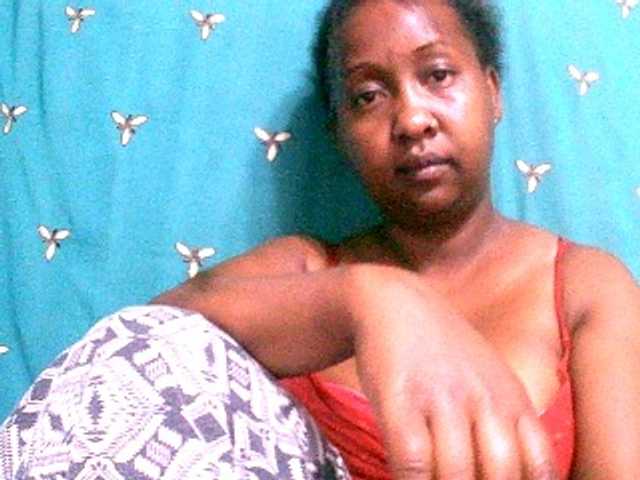 Sylivinaahh's BongaCams show and profile