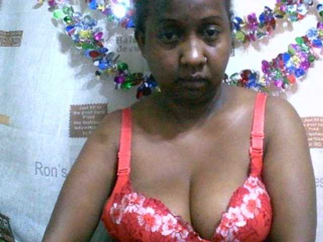 Sylivinaahh vous attend pour discuter, flirter et plus sur bongacams