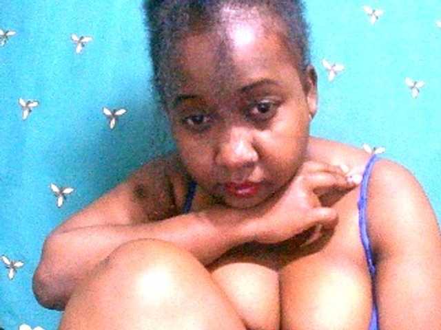 Sylivinaahh's BongaCams show and profile