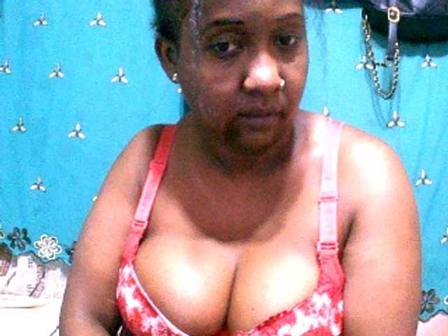 Sylivinaahh's BongaCams show and profile