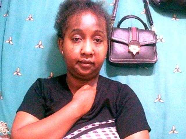 Sylivinaahh's BongaCams show and profile