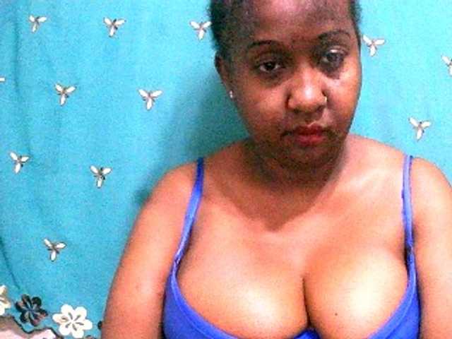 Sylivinaahh's BongaCams show and profile