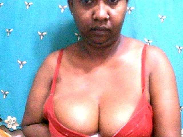 Sylivinaahh's BongaCams show and profile