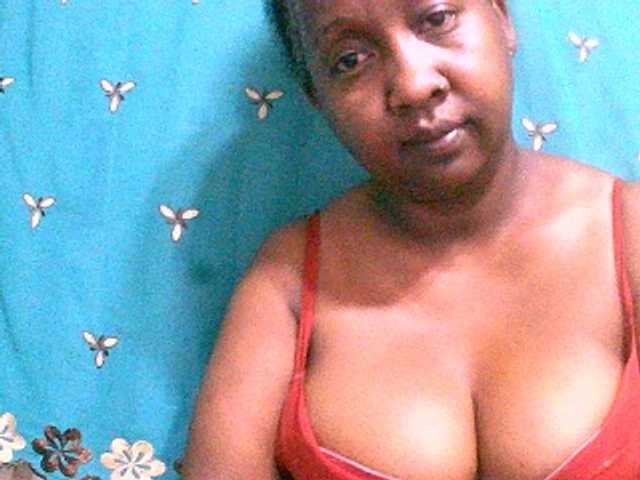 Sylivinaahh's BongaCams show and profile