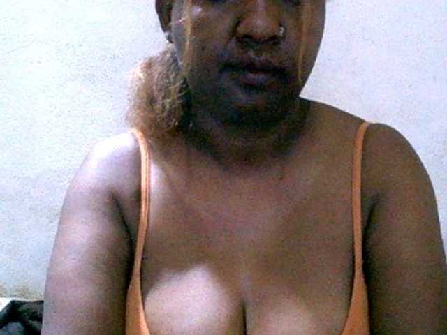 Sylivinaahh webcam bongacams model stream image