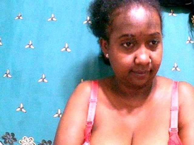 Sylivinaahh's BongaCams show and profile