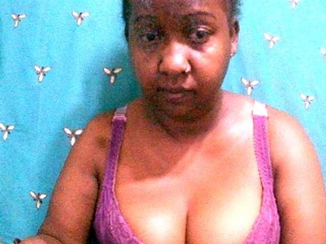 Sylivinaahh's BongaCams show and profile