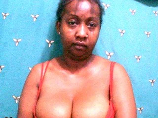 Sylivinaahh's BongaCams show and profile