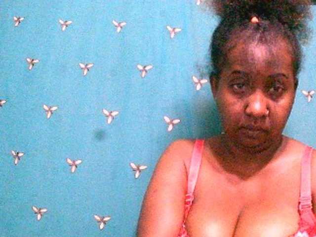 Sylivinaahh's BongaCams show and profile