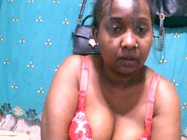 Sylivinaahh's BongaCams show and profile