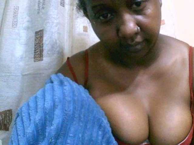 Sylivinaahh's BongaCams show and profile