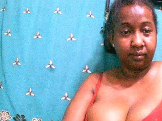 Sylivinaahh's BongaCams show and profile