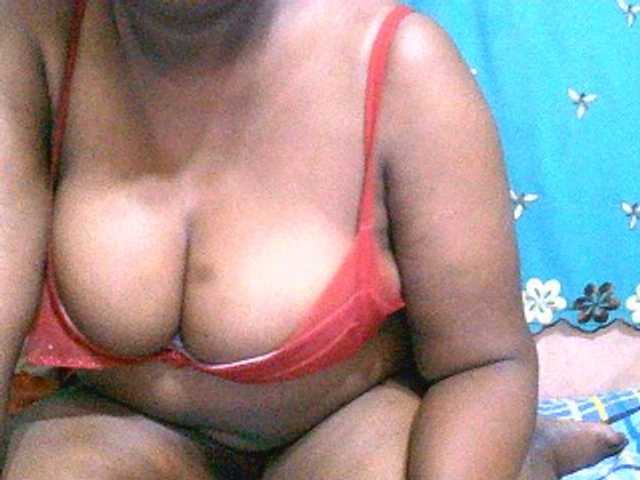 Sylivinaahh's BongaCams show and profile