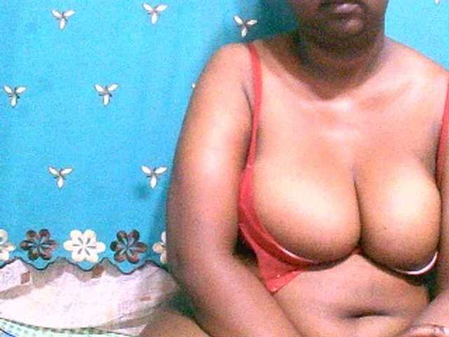 Sylivinaahh's BongaCams show and profile