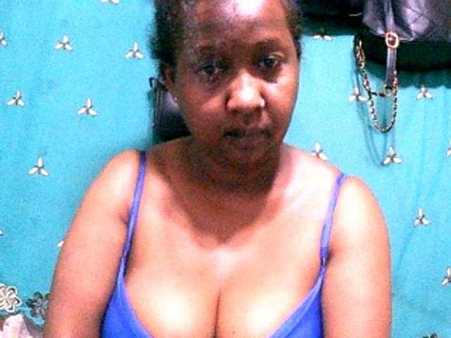 Sylivinaahh's BongaCams show and profile