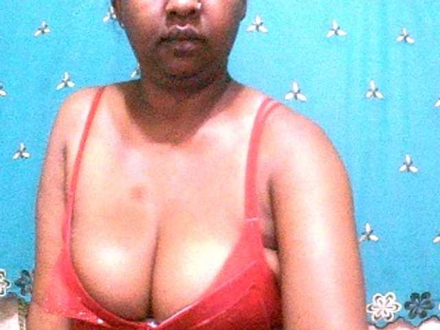 Sylivinaahh webcam bongacams model stream image