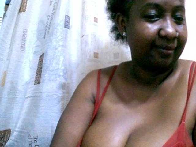 Sylivinaahh's BongaCams show and profile