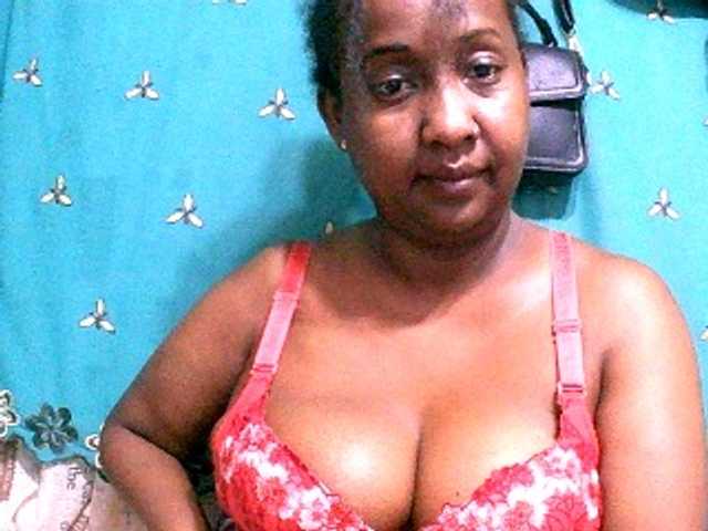 Sylivinaahh's BongaCams show and profile