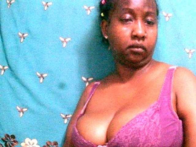 Sylivinaahh's BongaCams show and profile